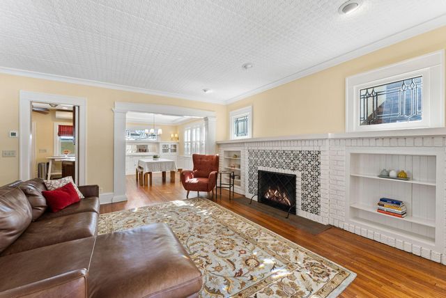 4929 Queen Avenue S, Minneapolis, MN 55410