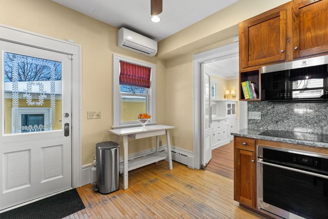 4929 Queen Avenue S, Minneapolis, MN 55410