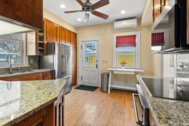 4929 Queen Avenue S, Minneapolis, MN 55410