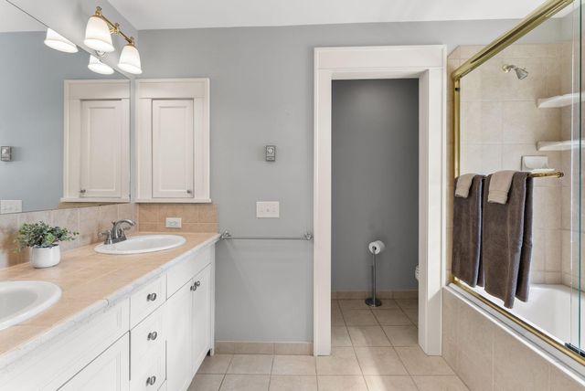 4929 Queen Avenue S, Minneapolis, MN 55410