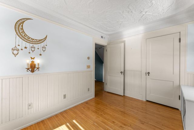 4929 Queen Avenue S, Minneapolis, MN 55410