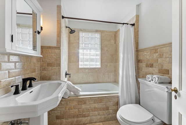 4929 Queen Avenue S, Minneapolis, MN 55410