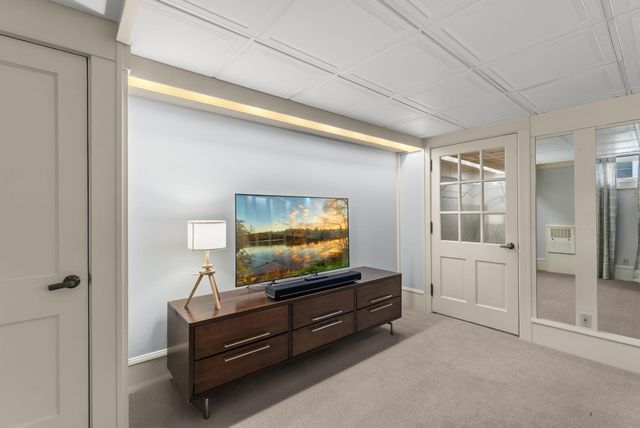 4929 Queen Avenue S, Minneapolis, MN 55410