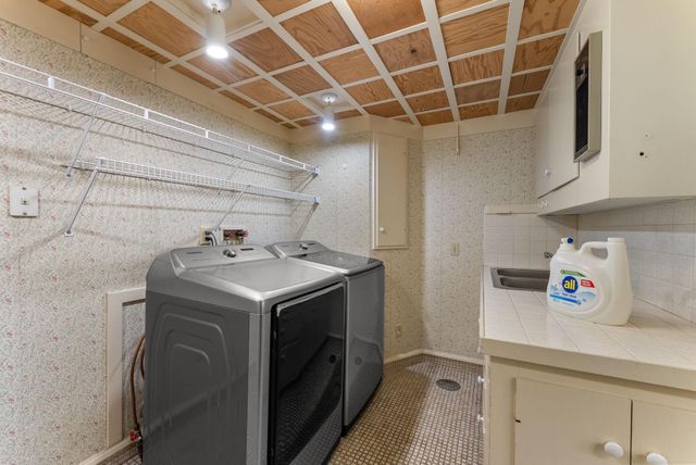 4929 Queen Avenue S, Minneapolis, MN 55410