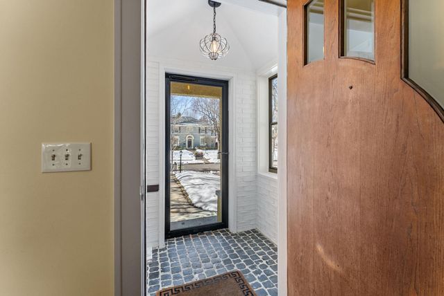 4929 Queen Avenue S, Minneapolis, MN 55410