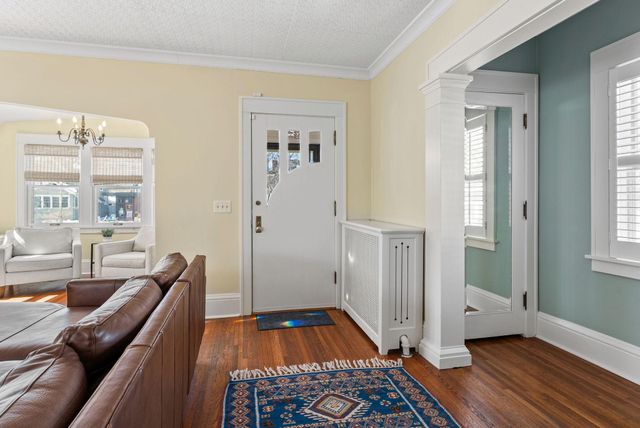 4929 Queen Avenue S, Minneapolis, MN 55410