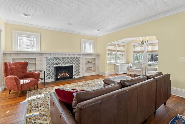 4929 Queen Avenue S, Minneapolis, MN 55410