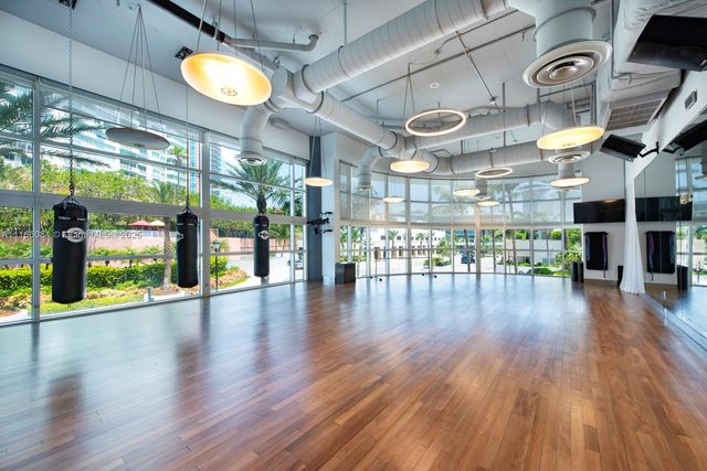 100 S Pointe Dr 908, Miami Beach, FL 33139