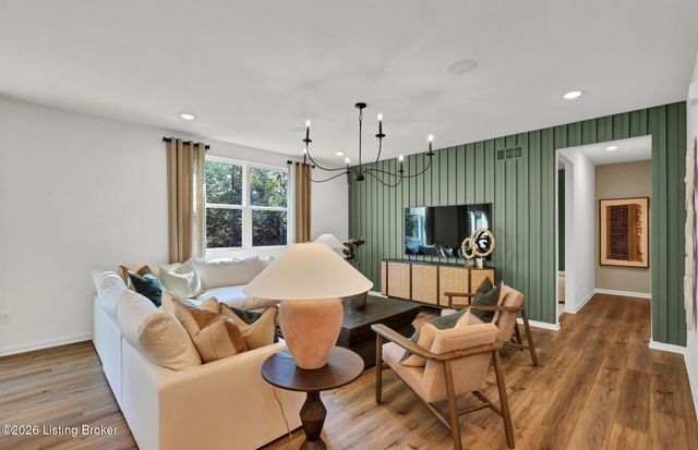 8507 Lysdander Dr, Louisville, KY 40214