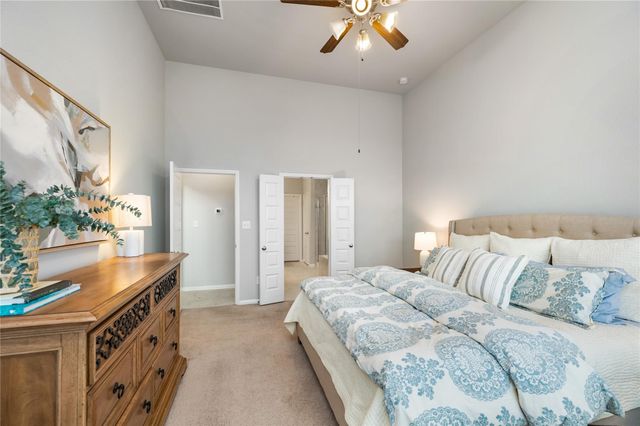 202 San Saba Dr, Mont Belvieu, TX 77523