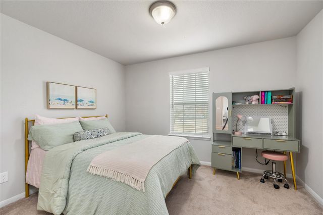 202 San Saba Dr, Mont Belvieu, TX 77523