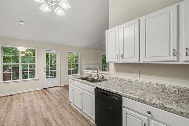245 London Lane, Hiram, GA 30141