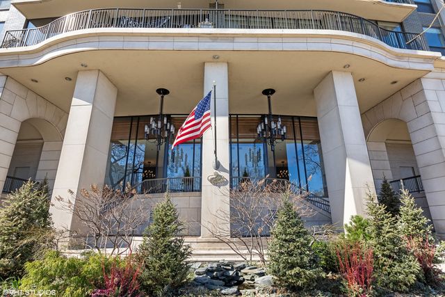 1040 N Lake Shore Drive 31A, Chicago, IL 60611