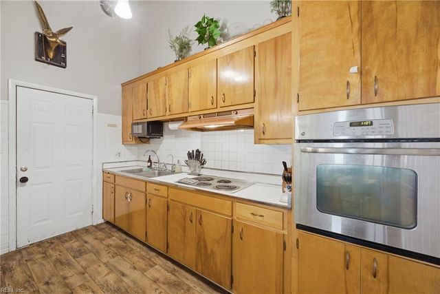22 Garfield Drive DR, Newport News, VA 23608