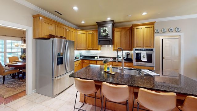 421 Southern Oak Dr, Dothan, AL 36301