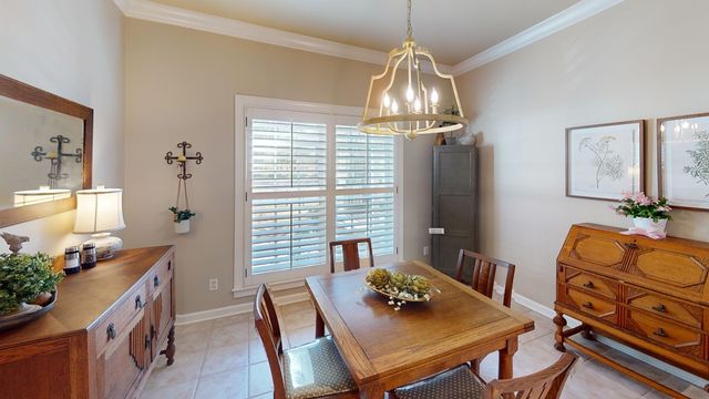 421 Southern Oak Dr, Dothan, AL 36301