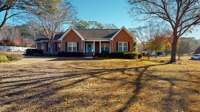 421 Southern Oak Dr, Dothan, AL 36301