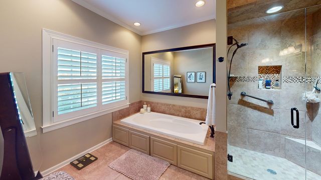 421 Southern Oak Dr, Dothan, AL 36301