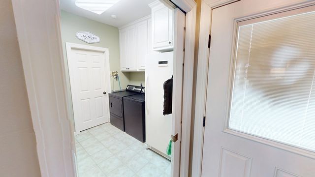 421 Southern Oak Dr, Dothan, AL 36301