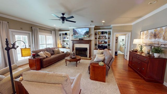 421 Southern Oak Dr, Dothan, AL 36301