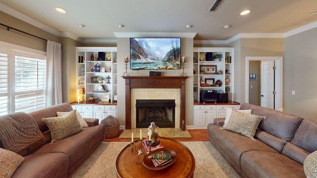 421 Southern Oak Dr, Dothan, AL 36301