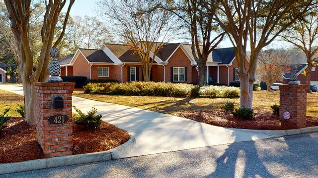 421 Southern Oak Dr, Dothan, AL 36301