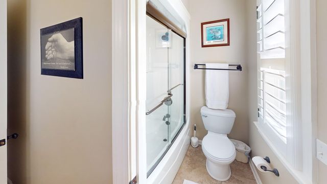 421 Southern Oak Dr, Dothan, AL 36301