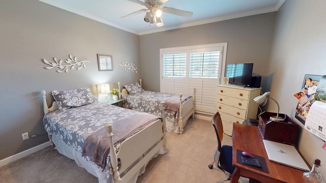 421 Southern Oak Dr, Dothan, AL 36301