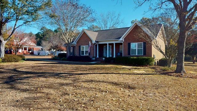 421 Southern Oak Dr, Dothan, AL 36301