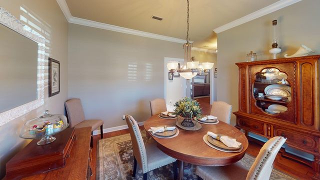 421 Southern Oak Dr, Dothan, AL 36301