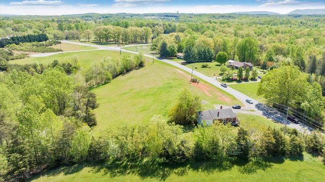 15723 Moneta RD, Moneta, VA 24121