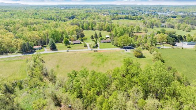15723 Moneta RD, Moneta, VA 24121