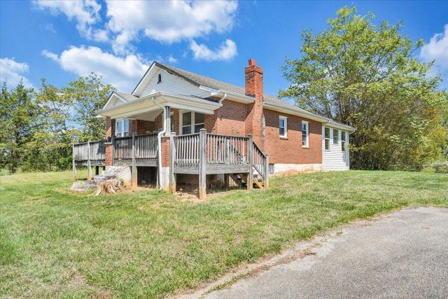 15723 Moneta RD, Moneta, VA 24121