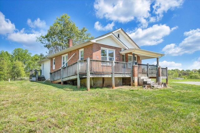 15723 Moneta RD, Moneta, VA 24121