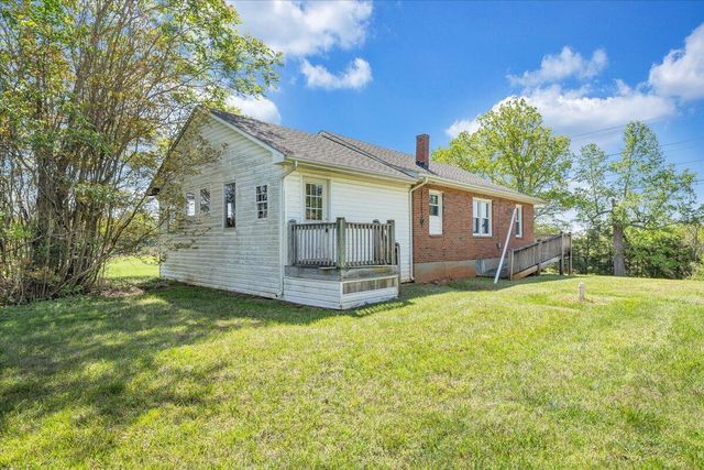 15723 Moneta RD, Moneta, VA 24121