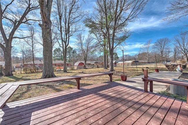 405 Indian Trail, Springdale, AR 72764