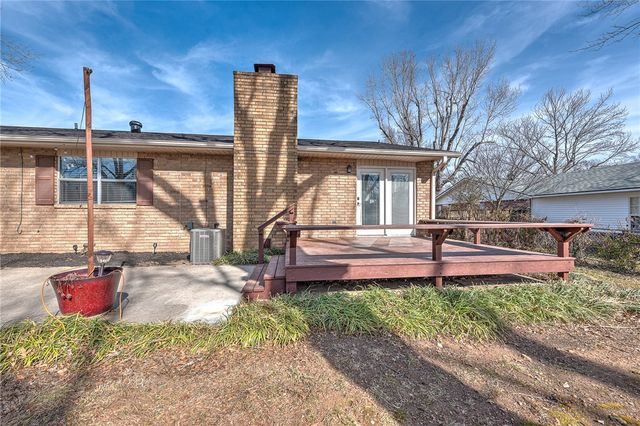 405 Indian Trail, Springdale, AR 72764