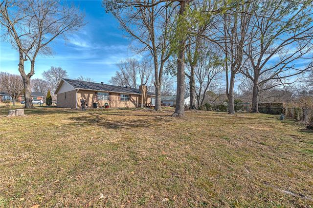 405 Indian Trail, Springdale, AR 72764