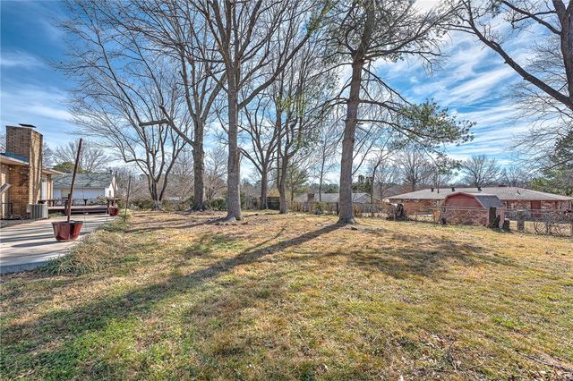 405 Indian Trail, Springdale, AR 72764