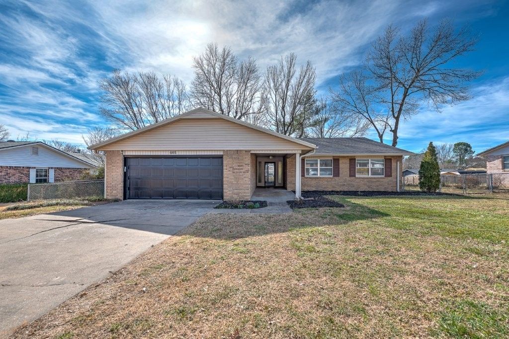 405 Indian Trail, Springdale, AR 72764