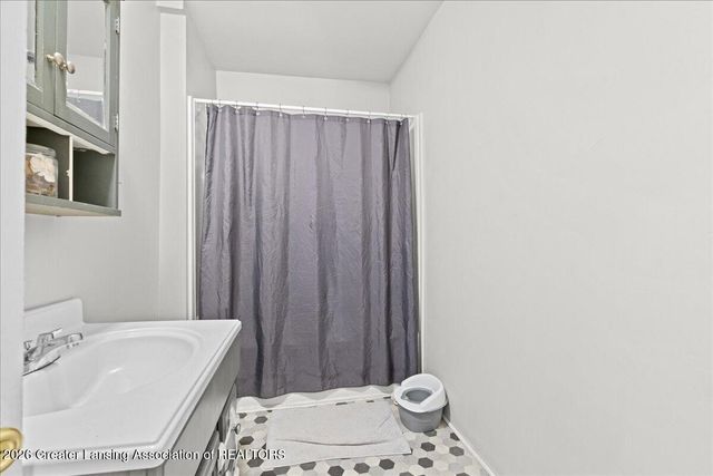 820 W Shiawassee Street, Lansing, MI 48915