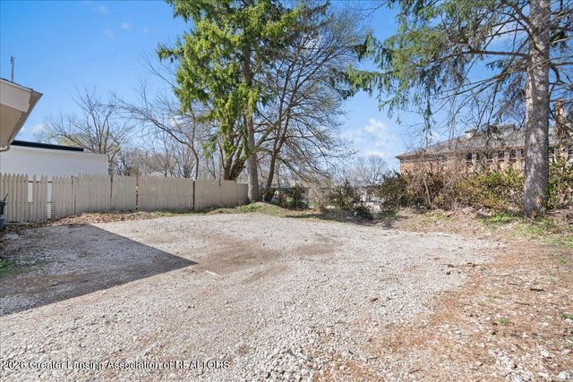 820 W Shiawassee Street, Lansing, MI 48915