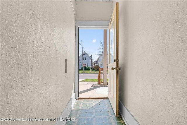 820 W Shiawassee Street, Lansing, MI 48915