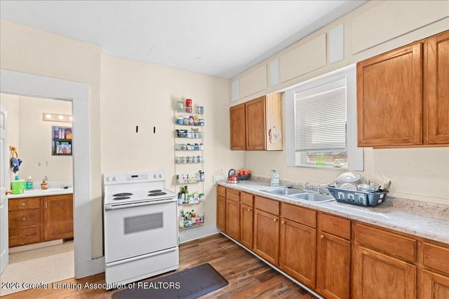 820 W Shiawassee Street, Lansing, MI 48915