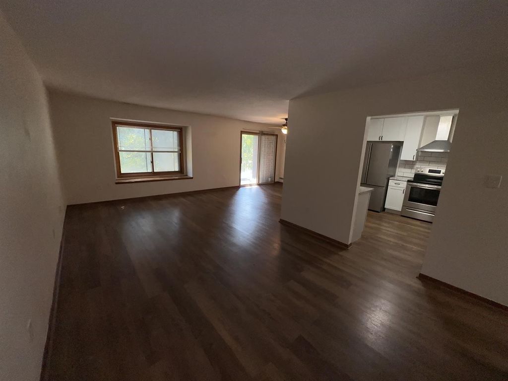 4517 Woodland Avenue 3, West Des Moines, IA 50266