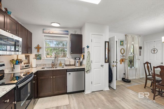 214 W Sycamore Avenue, Foley, AL 36535