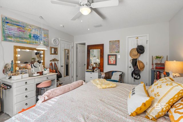 214 W Sycamore Avenue, Foley, AL 36535