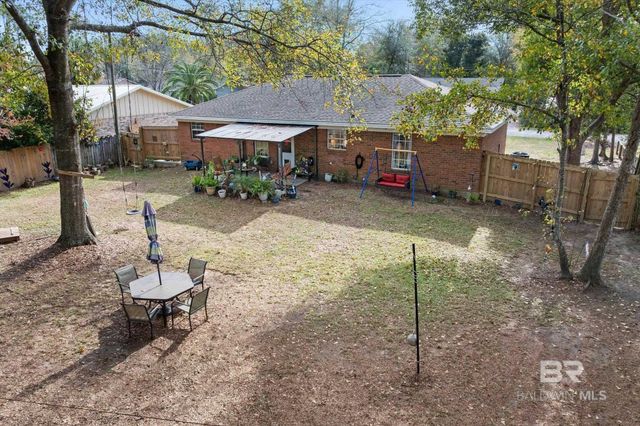 214 W Sycamore Avenue, Foley, AL 36535