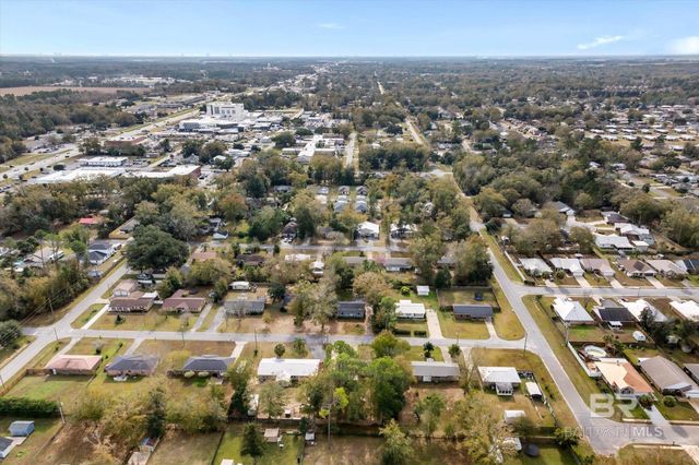 214 W Sycamore Avenue, Foley, AL 36535