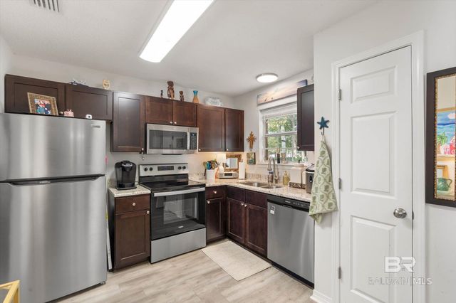 214 W Sycamore Avenue, Foley, AL 36535